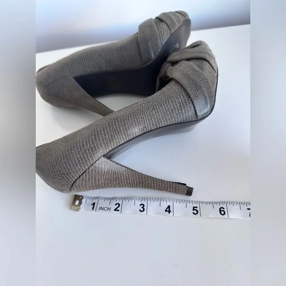 Pegabo Heels - Picture 8 of 8